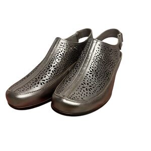 Easy Spirit Pewter Cut-out DesgnLeather Casual Slingback Clogs Mules Sz 8